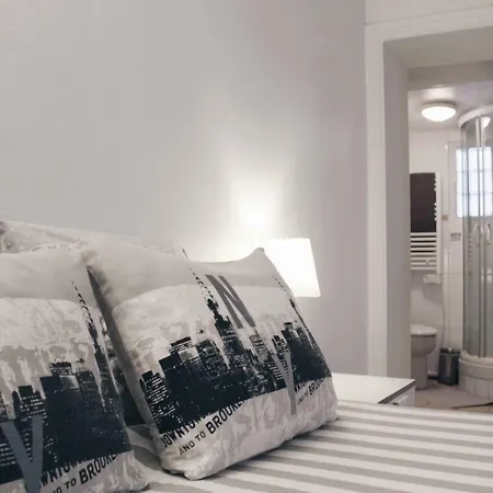 Lovely Parisian Studio Apartman